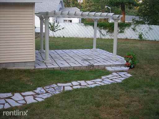 1359 Ducey Ave - Photo 3 of 11