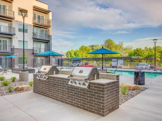 1814 Layton Hills Pkwy - Photo 3 of 22