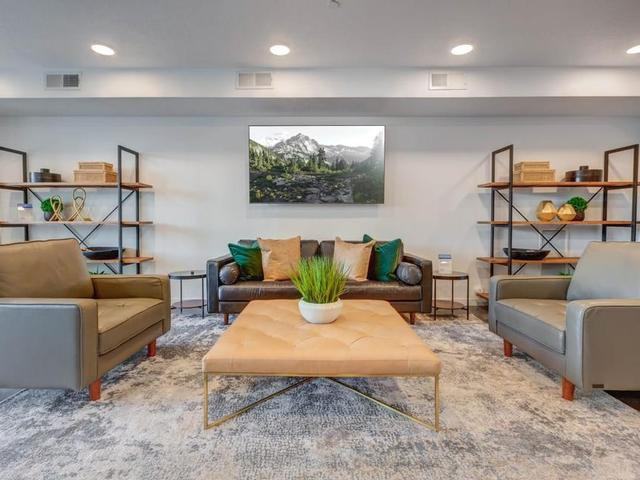 1814 Layton Hills Pkwy - Photo 4 of 22