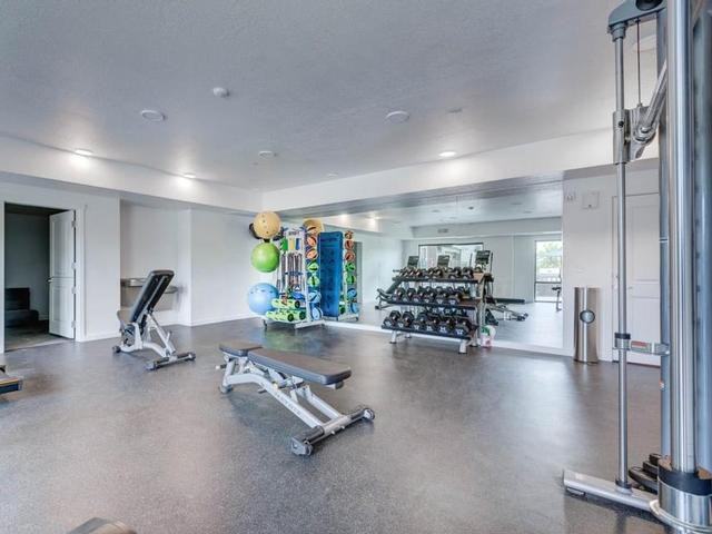 1814 Layton Hills Pkwy - Photo 6 of 22