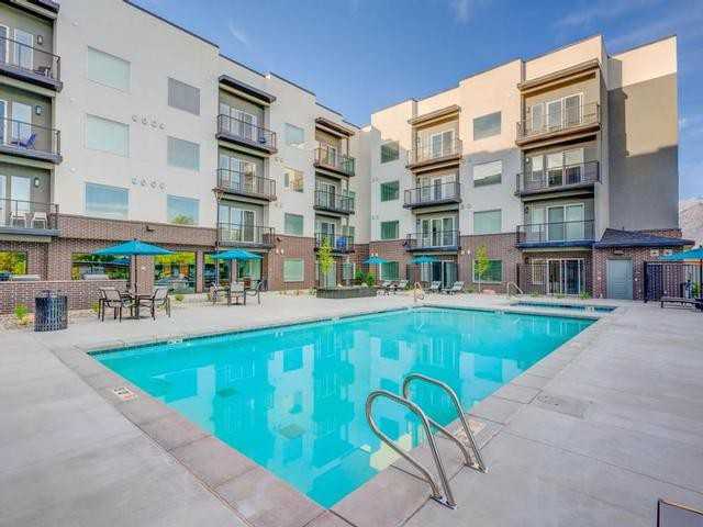 1814 Layton Hills Pkwy - Photo 4 of 22