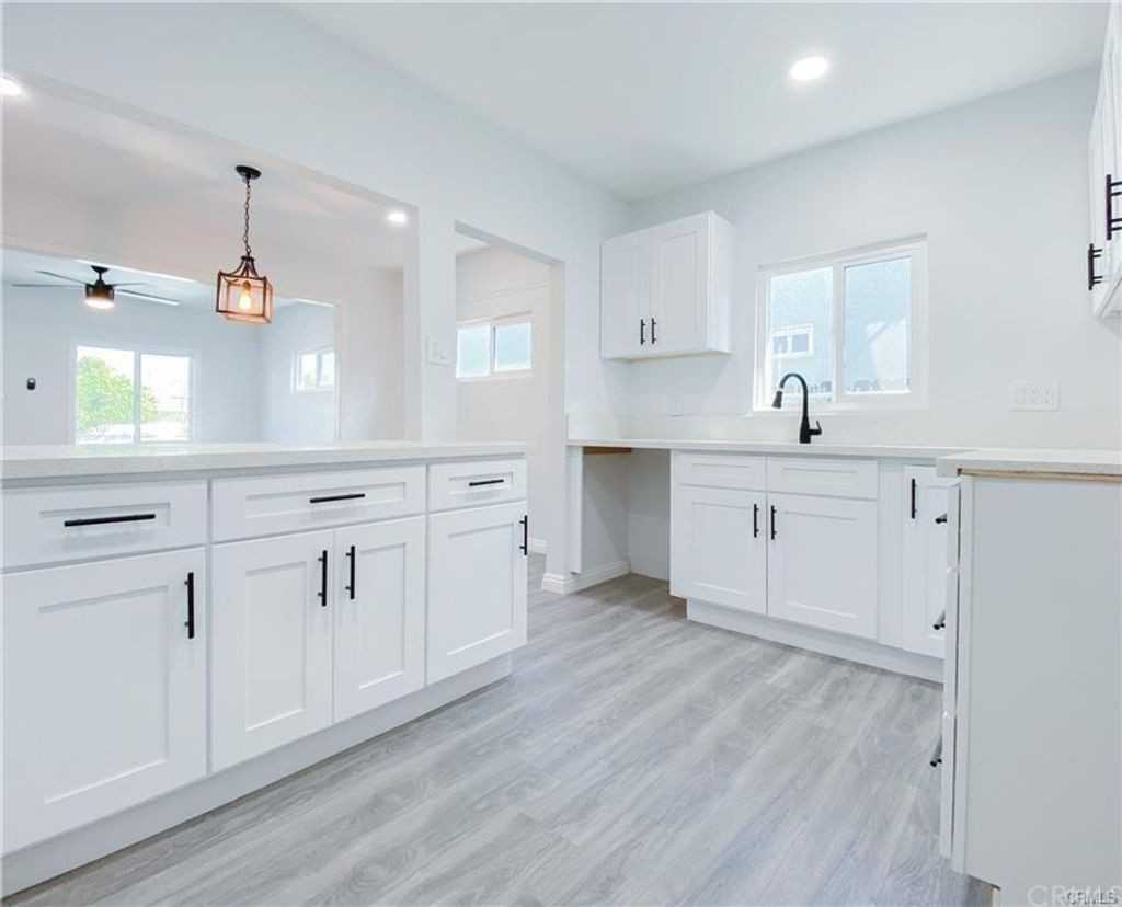 6567 Kansas Ave - Photo 3 of 12