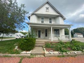 712 S 10th St - Photo 1 of 1