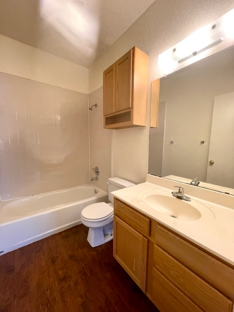 1909 S 14th St #B - Photo 6 of 11