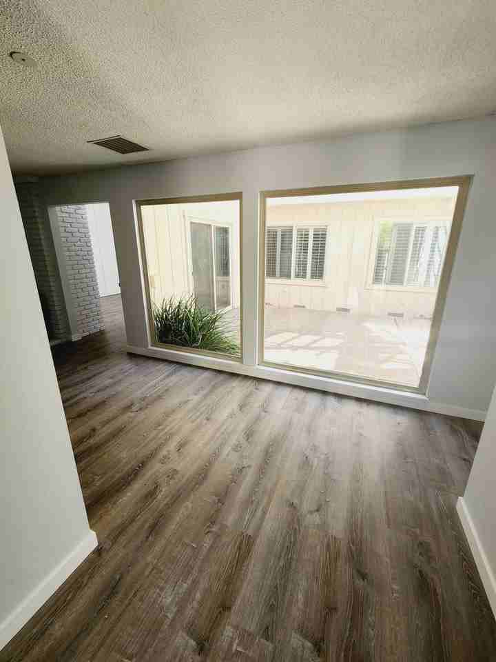 821 Commons Dr - Photo 2 of 20