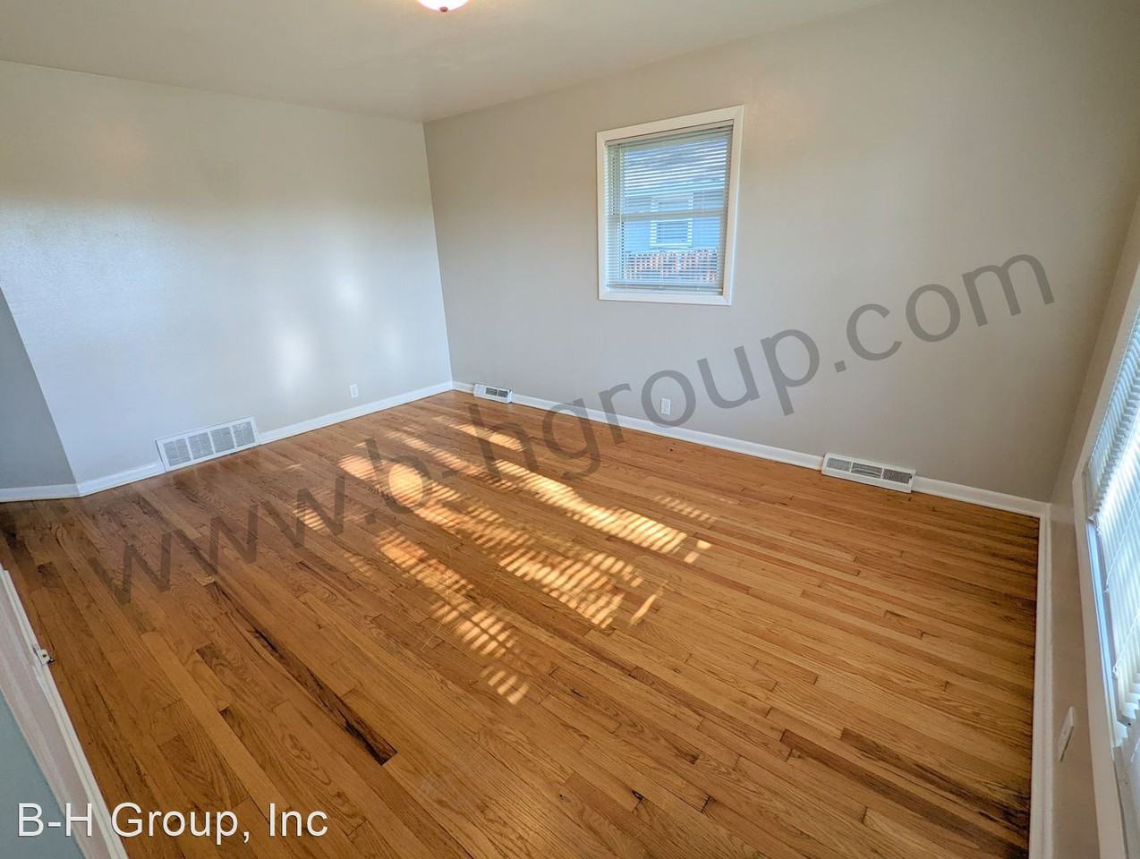 4033 32nd Ave - Photo 2 of 15