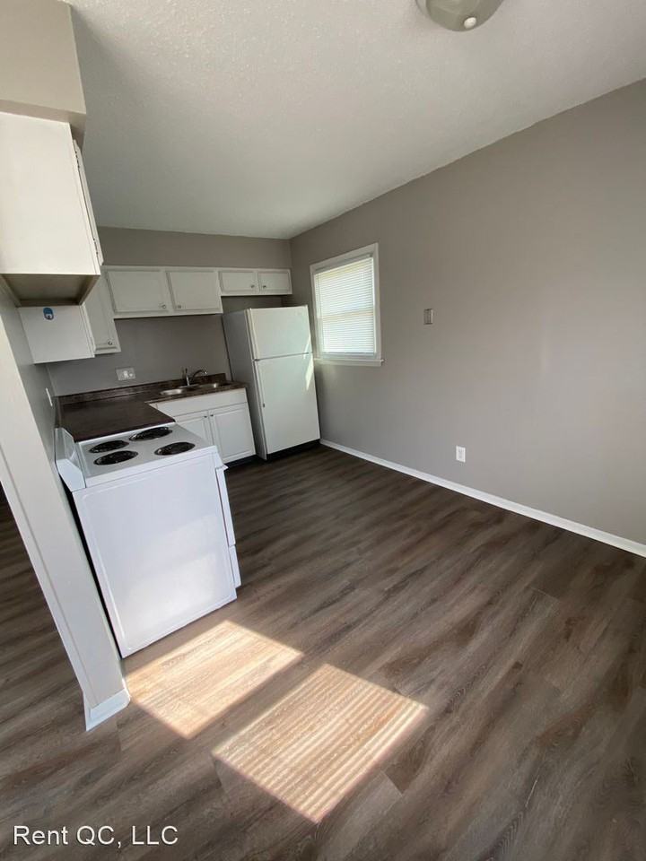 2705 N. Lincoln Avenue - Photo 3 of 7