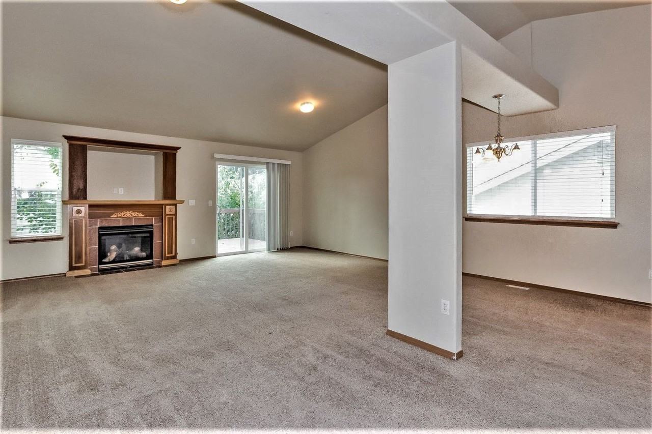 7912 207th St E - Photo 3 of 19