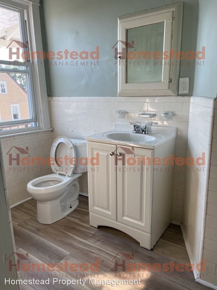 207 Long Ln - Photo 2 of 10