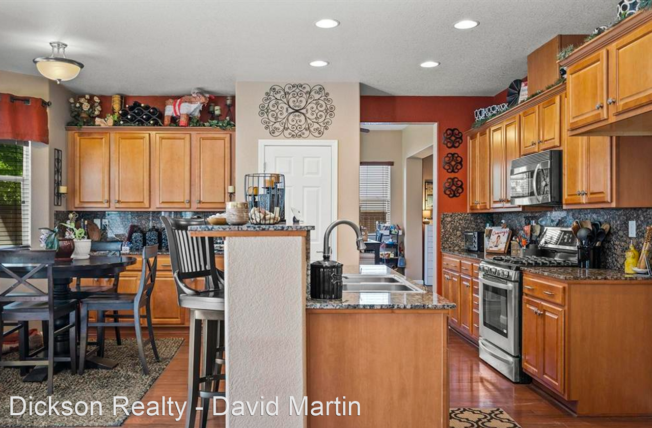 2481 Hibernica Ln - Photo 3 of 30