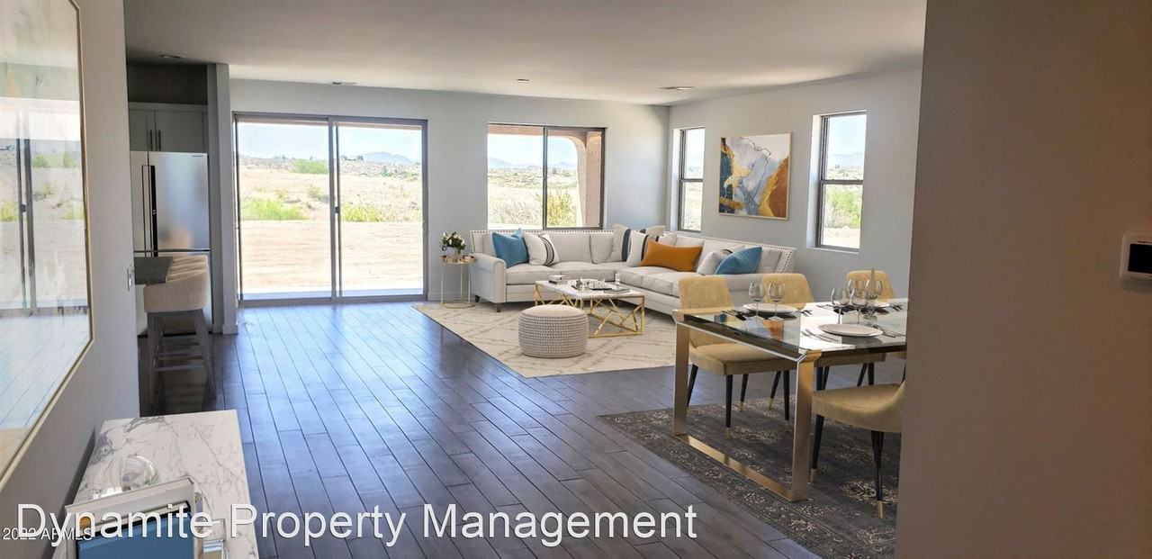 1970 W Ringo Rd - Photo 3 of 14