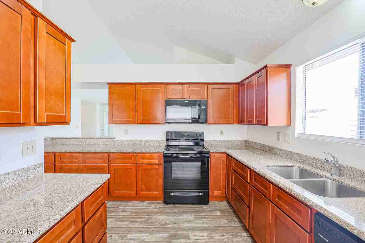7320 W Krall St - Photo 2 of 20