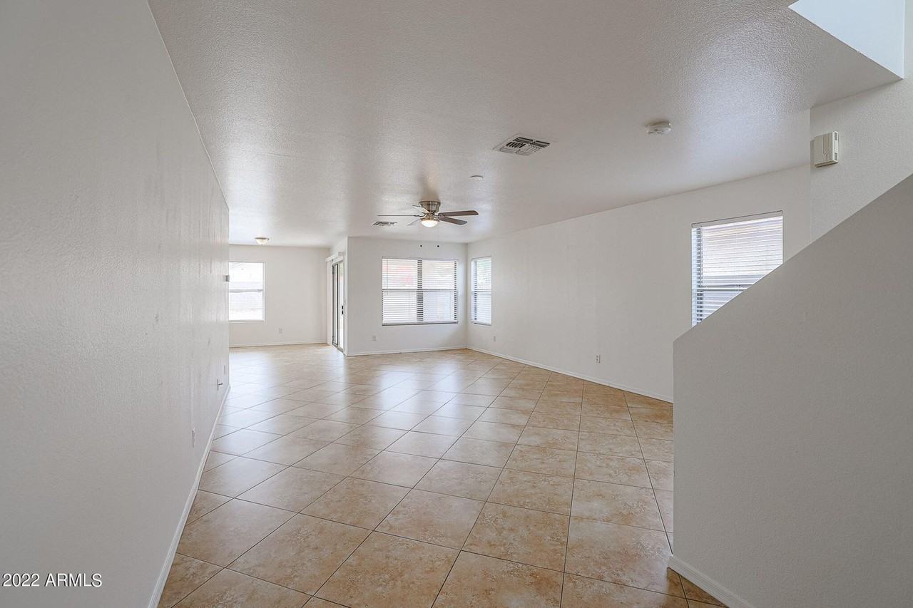 12806 N 115th Ln - Photo 4 of 26
