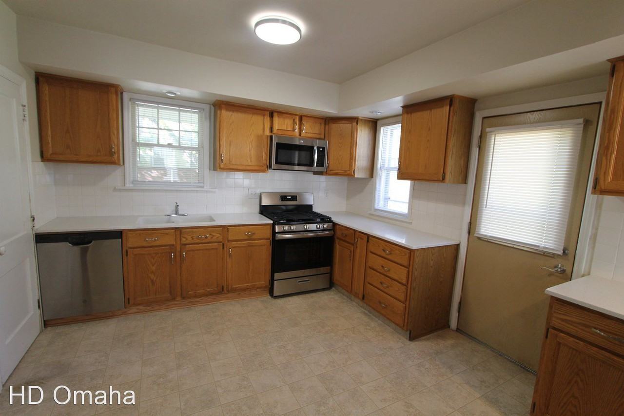 4930 Grant St - Photo 3 of 17