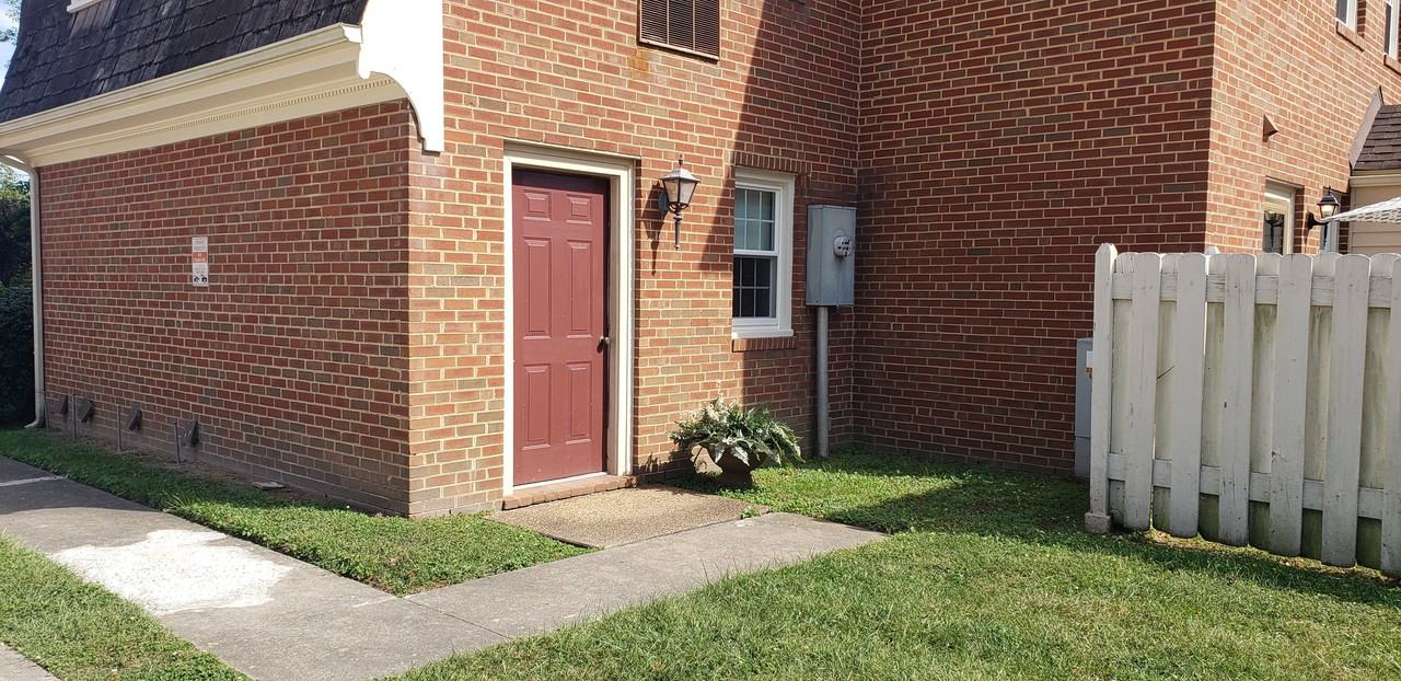 3810 Hermitage Rd - Photo 3 of 5