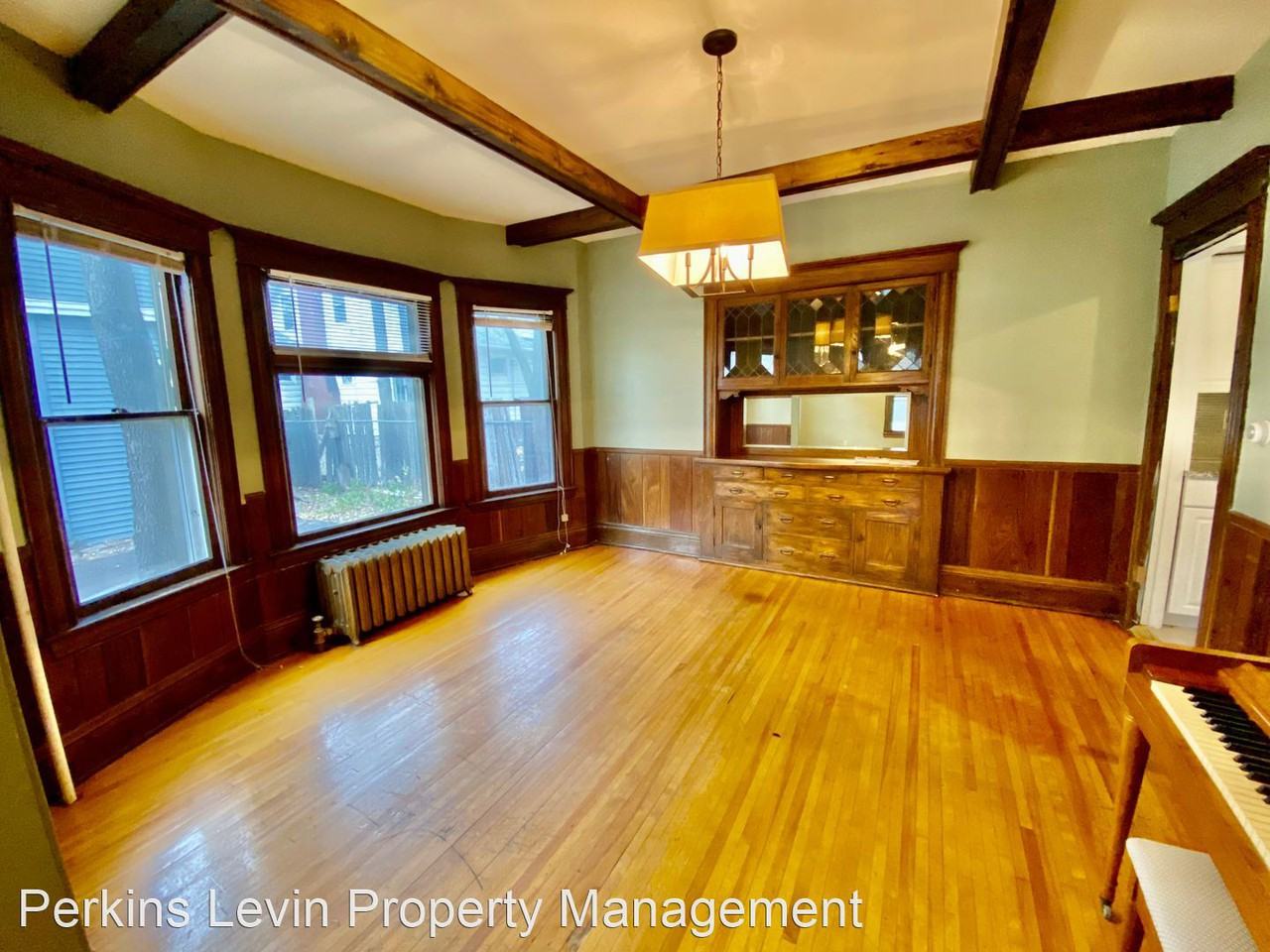 612 W 32nd St - Photo 3 of 24