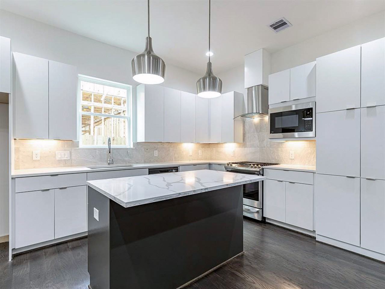 2531 Hollister St - Photo 2 of 16