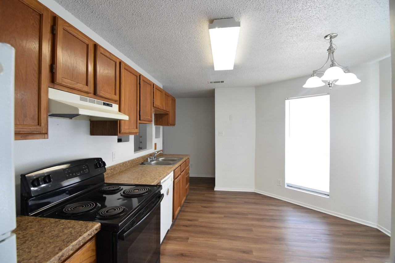 3707 Holbert Dr - Photo 5 of 21