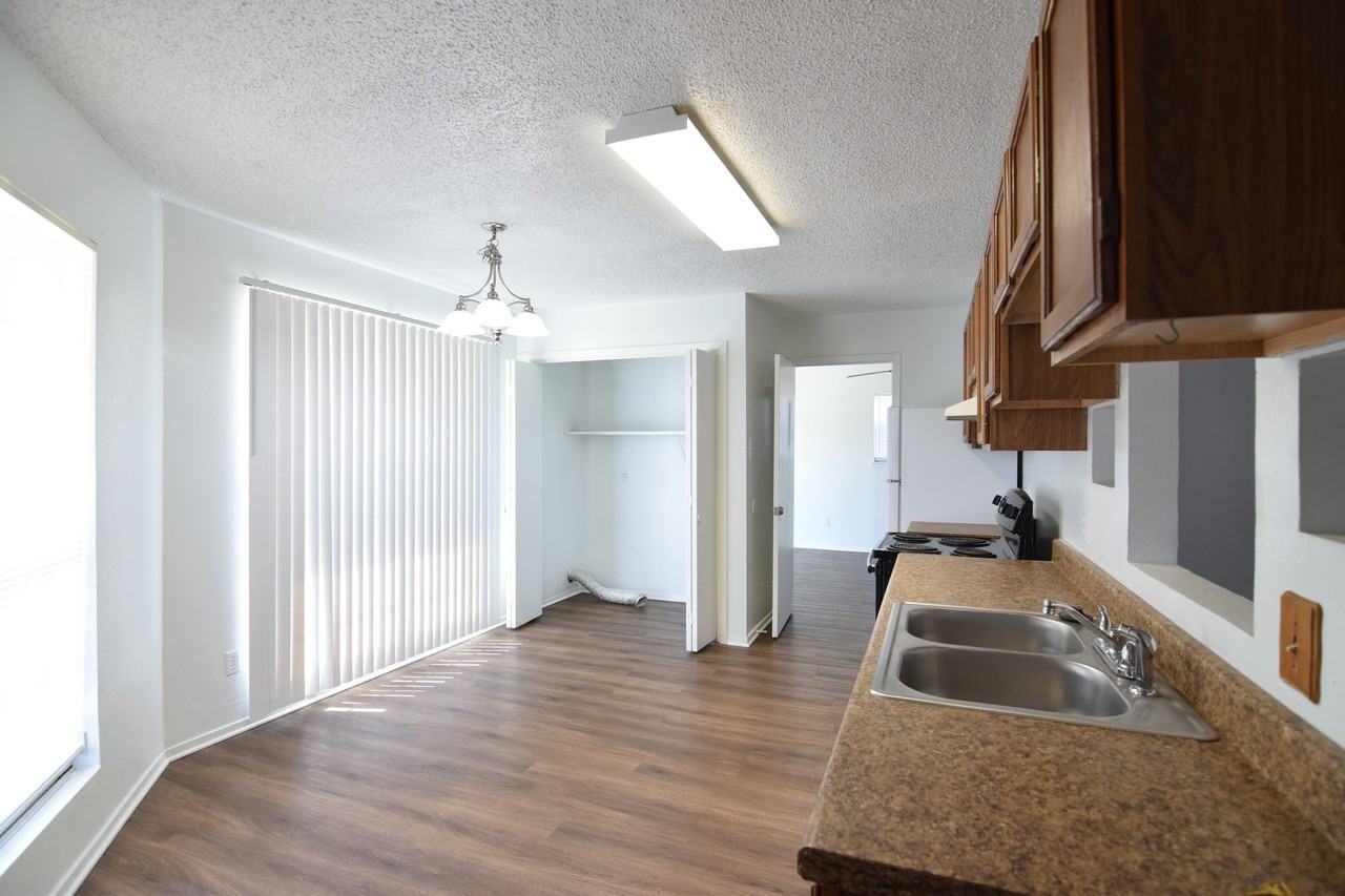 3707 Holbert Dr - Photo 6 of 21