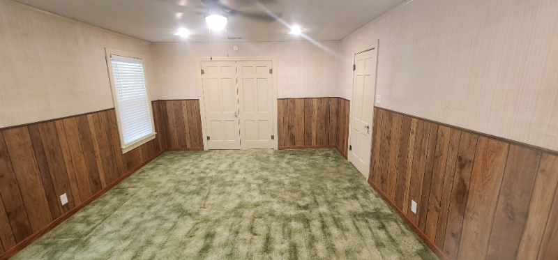 1018 Mitchell St - Photo 2 of 14