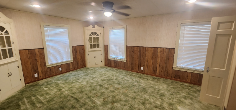 1018 Mitchell St - Photo 3 of 14