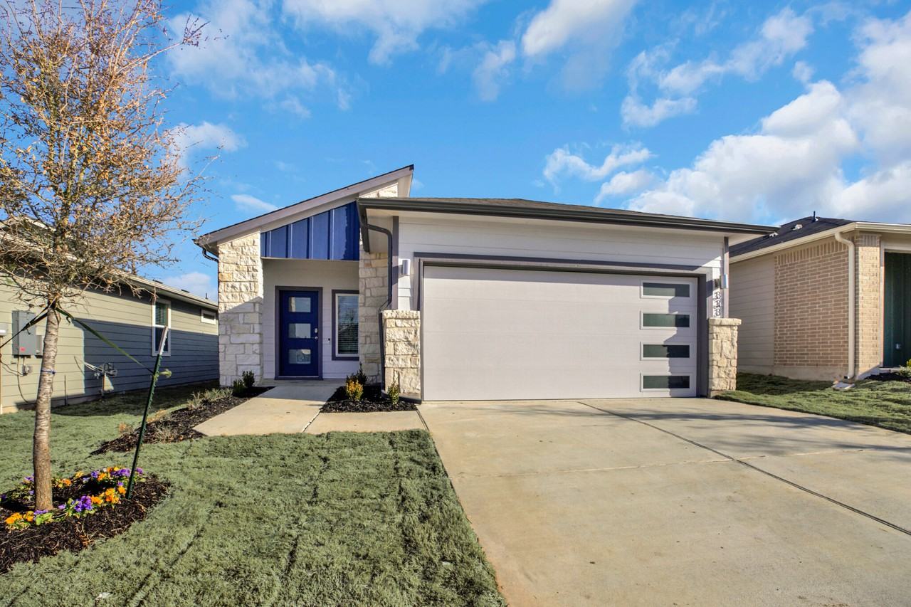 324 Robertson Rd - Photo 2 of 21