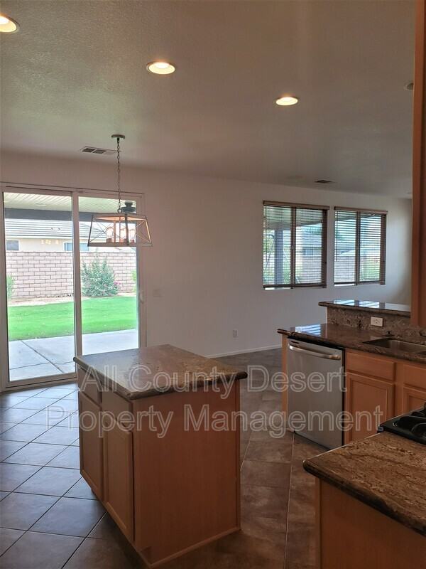 37853 Avon St - Photo 5 of 26