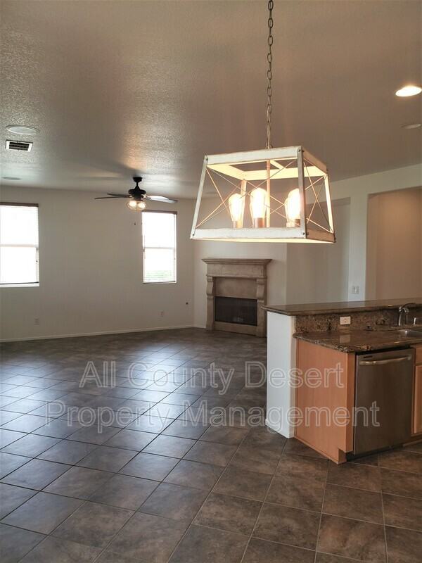 37853 Avon St - Photo 6 of 26