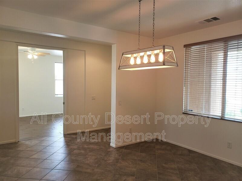 37853 Avon St - Photo 7 of 26