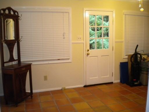 1146 Park Dr - Photo 2 of 10