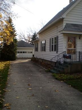 931 Nettie St - Photo 2 of 10