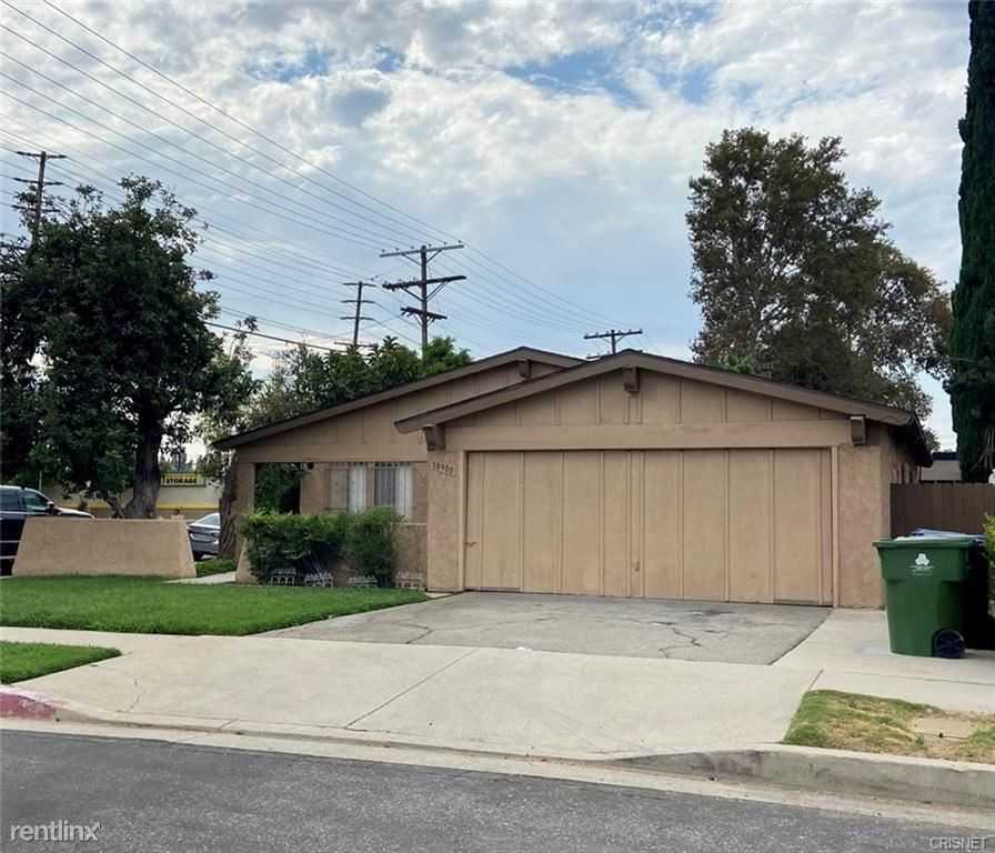 18900 Ledan St - Photo 3 of 11