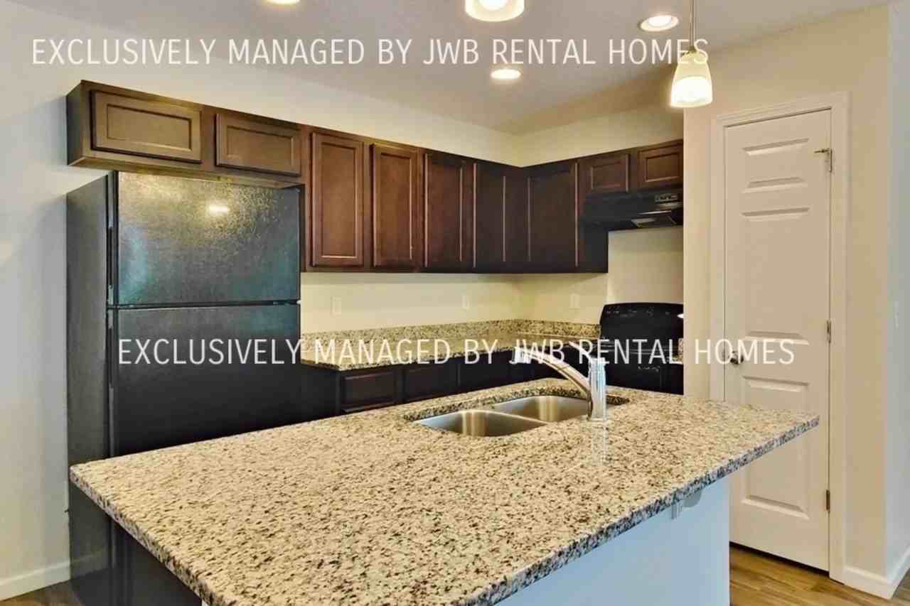 1255 Pangola Dr - Photo 3 of 7