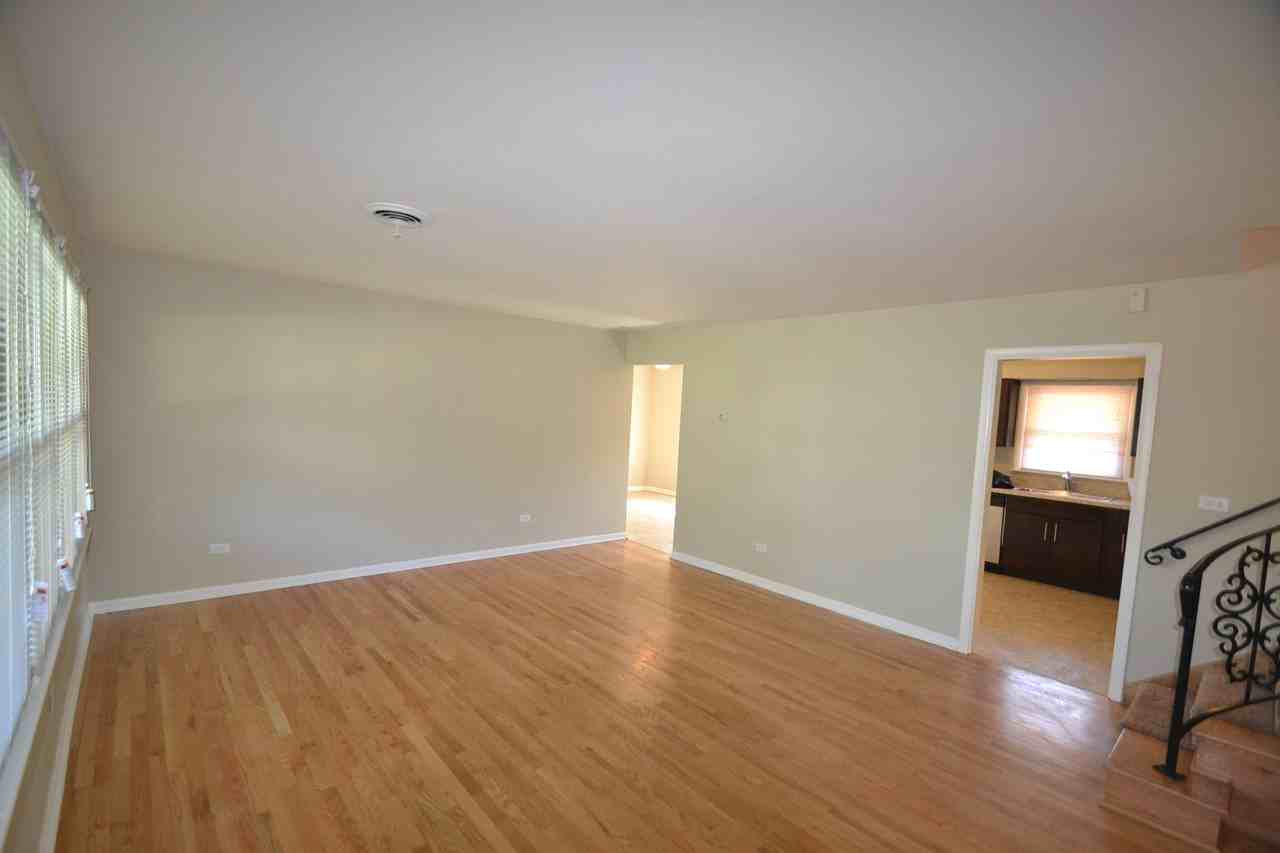 10632 Drummond Ave - Photo 3 of 12