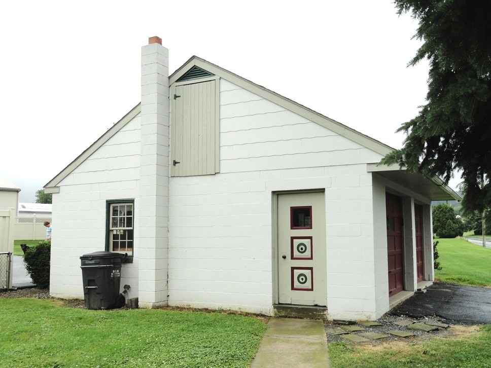 4847 Division Hwy - Photo 2 of 14