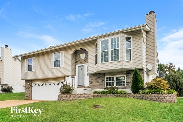2105 Cromwell Ct - Photo 2 of 15