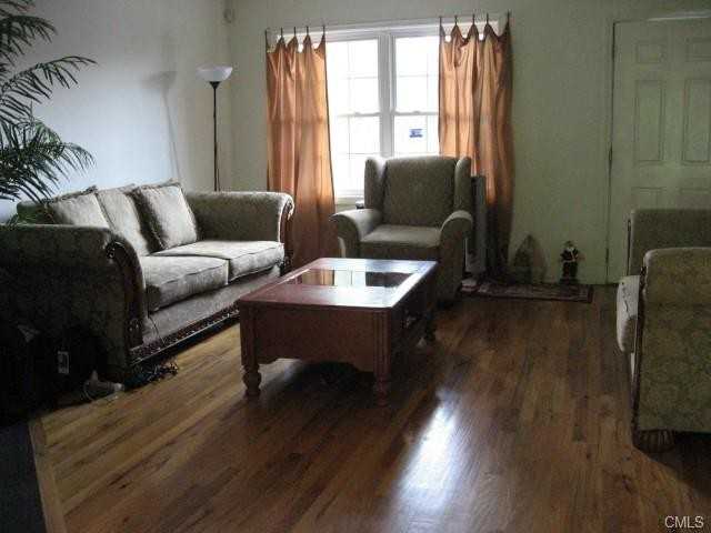 40 Nash Pl #8 - Photo 3 of 14