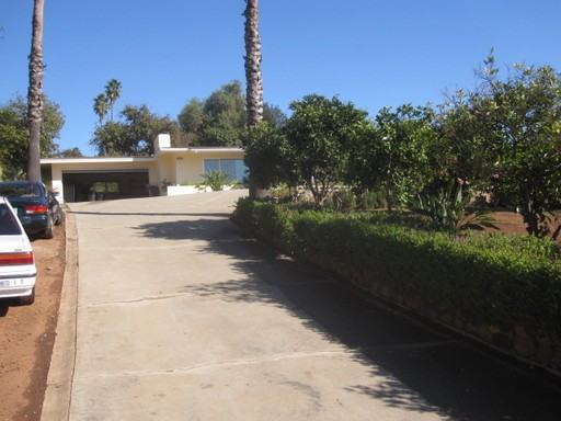 2626 Miller Ave - Photo 2 of 17