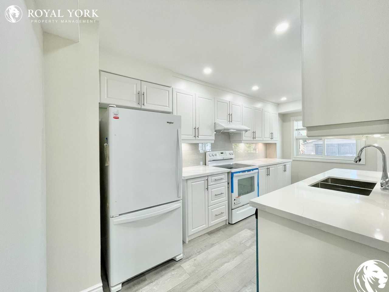 26 Homeland Crt - Photo 3 of 37