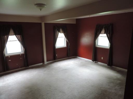 626 Hillcrest Dr - Photo 2 of 16