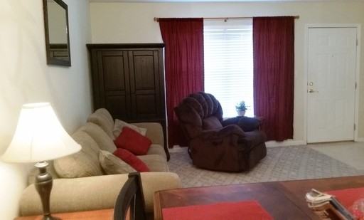 2743 Colonial Dr - Photo 3 of 11