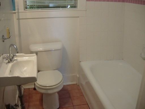 1806 NE 27th Ave - Photo 3 of 9