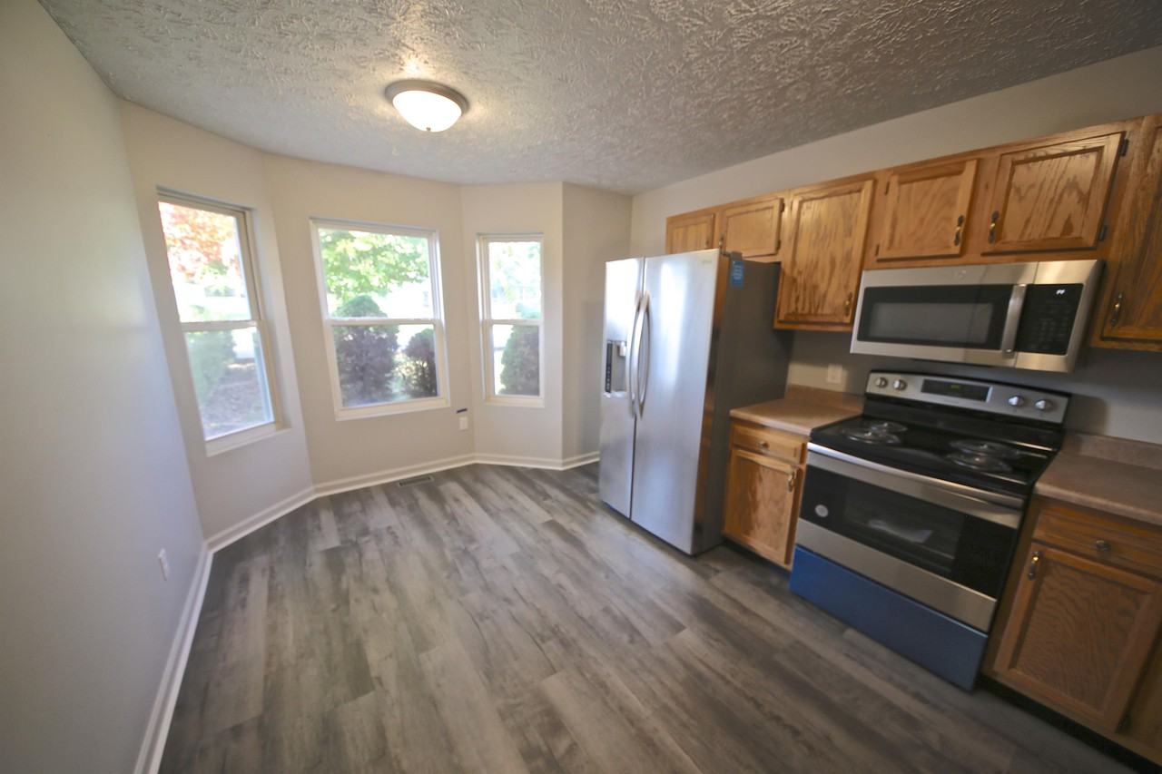 876 E Meadowlands Dr #1 - Photo 5 of 20