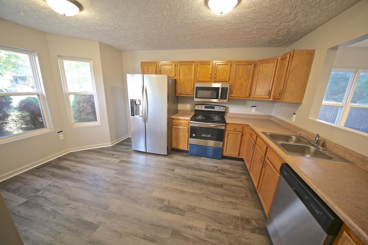 876 E Meadowlands Dr #1 - Photo 4 of 20