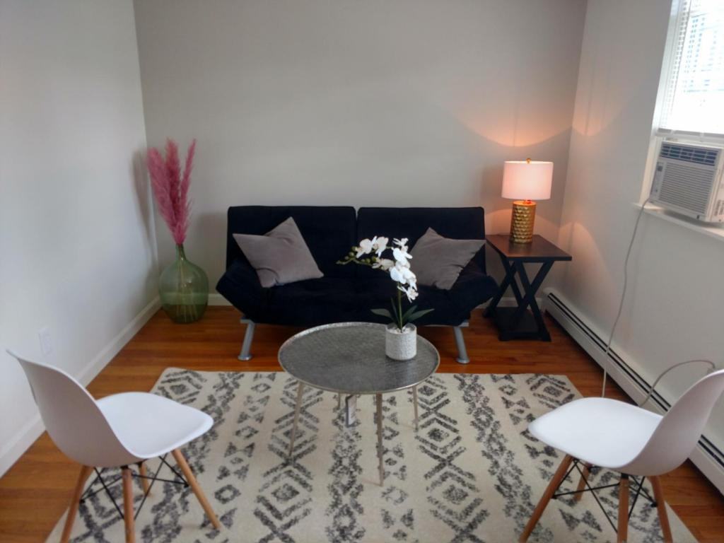 43 Carroll St - Photo 4 of 12