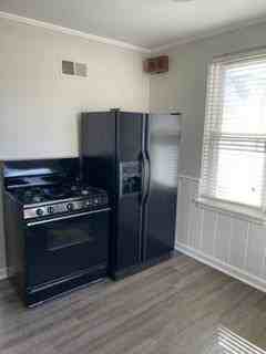 1312 1312 Rice Street Coach House - Photo 3 of 26