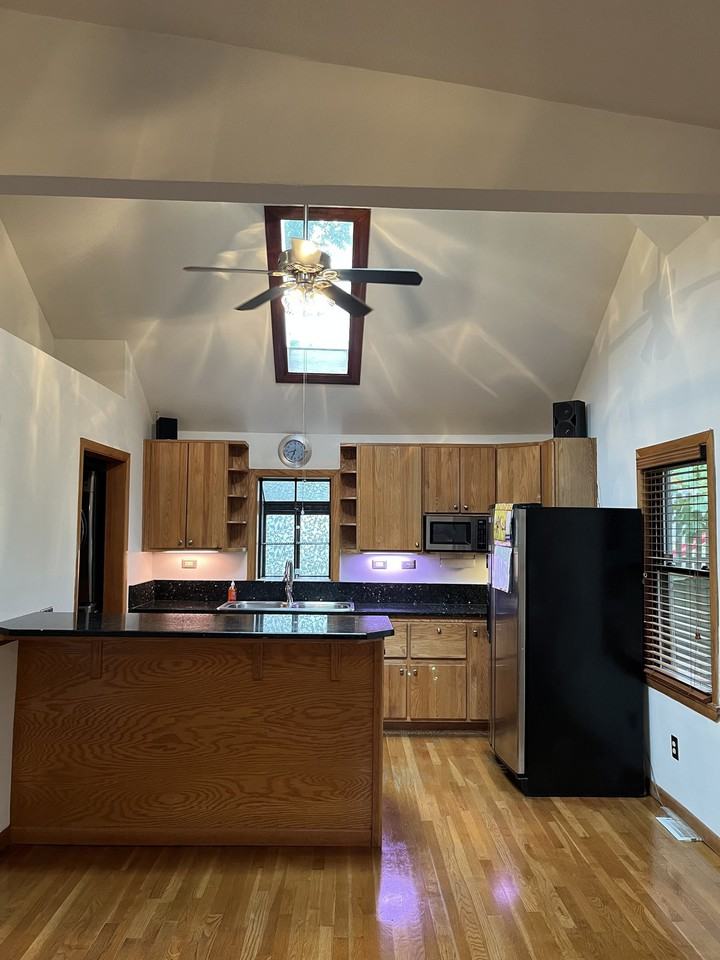 711 S 13th St - Photo 3 of 29