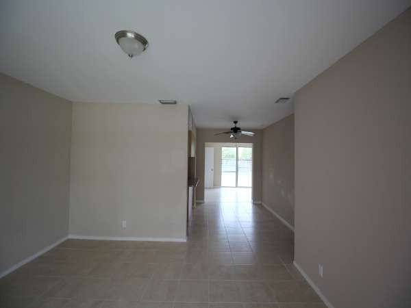 3633 SW 21st Ct - Photo 3 of 19