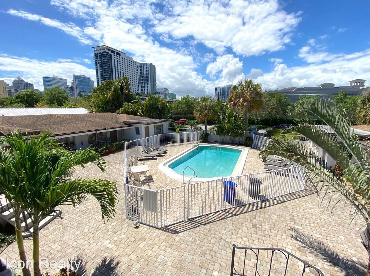 408 NE 7th Avenue - Photo 2 of 7