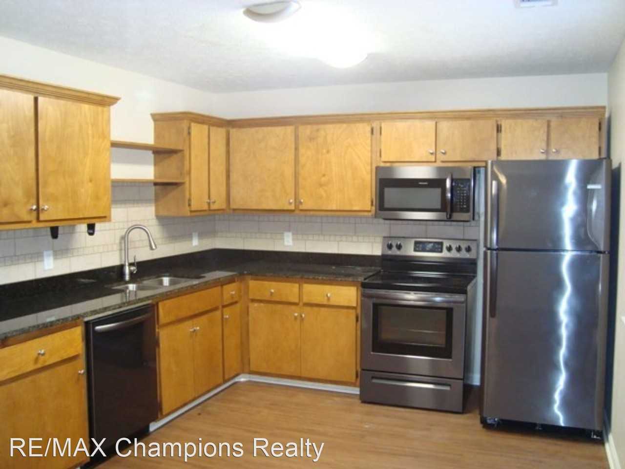 1367/1369 Kurt Circle - Photo 3 of 7